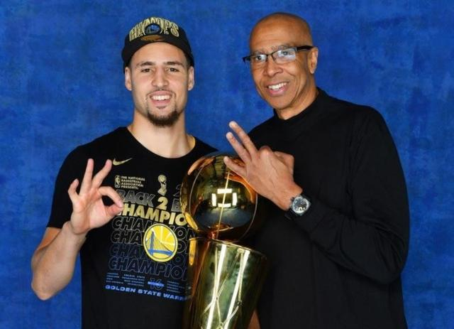 迈克尔汤普森是78年选秀大会的状元秀,他的得分能力很强,巅峰期场均20