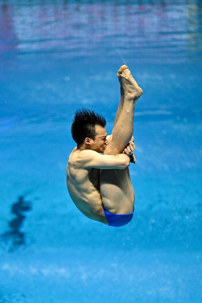 彭剑锋跳水运动员图片