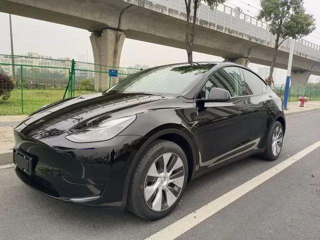 新model y可以參考一下新model 3:hw4.