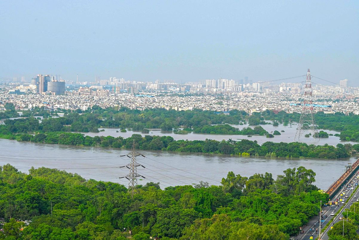 直击印度北部洪水已致逾百人死亡亚穆纳河水位创历史新高