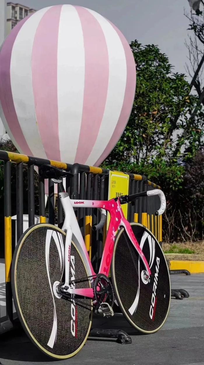 阿鸯的车