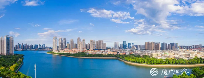 风景秀丽的湖边水库 图/本报记者：黄嵘摄