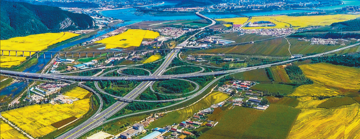 本溪实施生态立市，加快建设辽东绿色经济区。图为大美桓仁。张金敏 摄