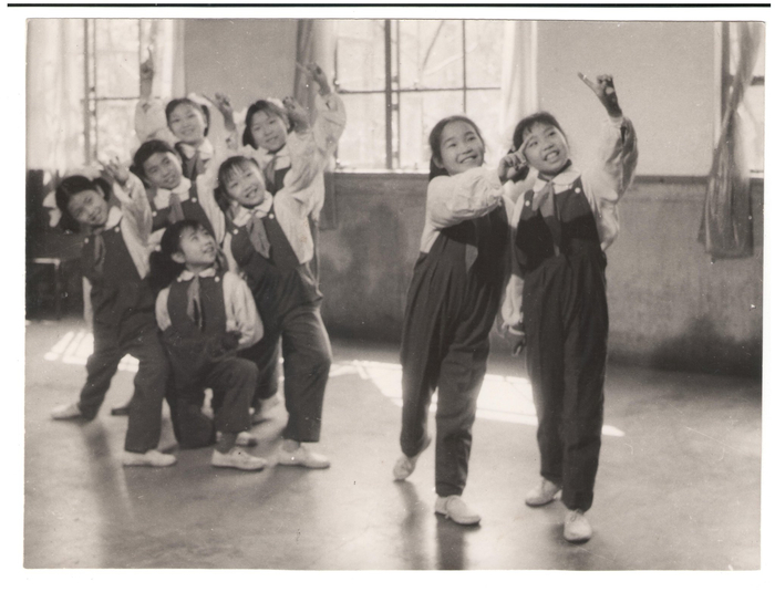 蕃瓜弄居民老照片。静安区供图