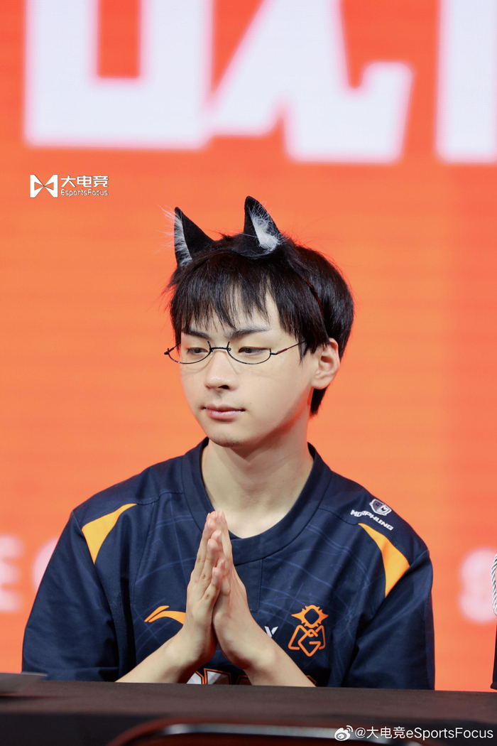 今天粉丝见面会上的able选手 九宫格装不下的可爱|夏季赛|英雄联盟