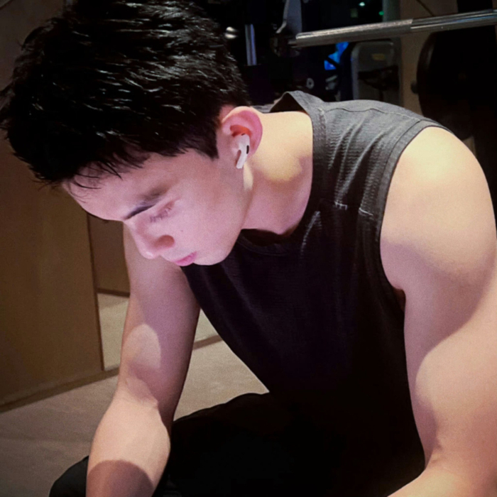 吴磊女友视角下的健身照,想挂在磊哥胳膊上荡秋千|荡秋千|吴磊|胳膊