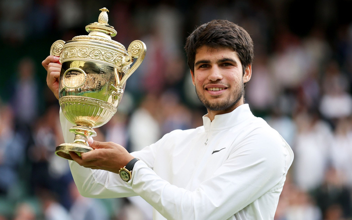 阿尔卡拉斯击败德约科维奇,首夺温网冠军. 图/新华社