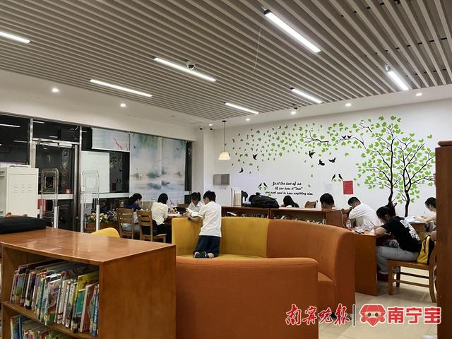 高新区丰达路服务站阅读空间