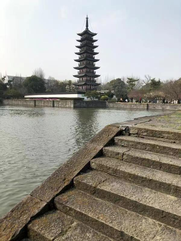 从宋代石桥的位置眺望北岸