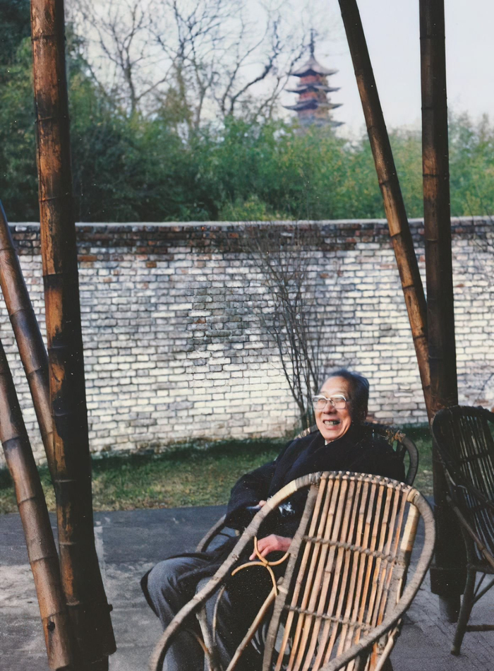 冯纪忠晚年在何陋轩