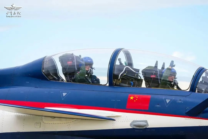 一起来回顾空军八一飞行表演队的精彩瞬间!|飞行表演_新浪新闻