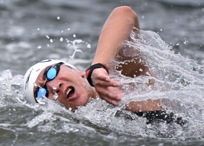公开水域——男子5公里决赛赛况|孟瑞|世界游泳锦标赛|日本_新浪新闻