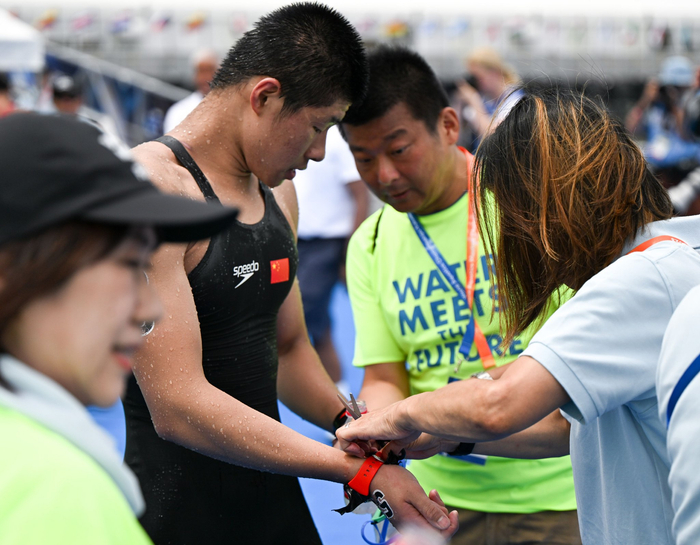 公开水域——男子5公里决赛赛况|孟瑞|世界游泳锦标赛|日本_新浪新闻