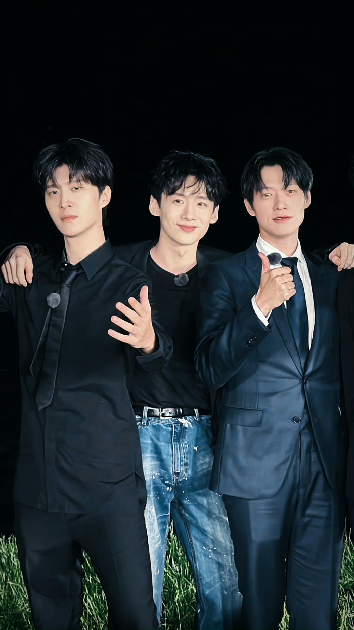 嚯哈哈哈哈哈笑不活了|范丞丞|白敬亭|魏大勋_新浪新闻