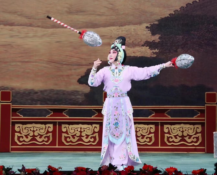 潜心问艺静待花开 笃行致远鹍鹏翅展 ——记优秀刀马旦演员王晓丽倾情