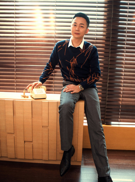 发型,穿搭,身材,是男人最好的"医美",53岁刘奕君不输年轻人|发型|穿搭