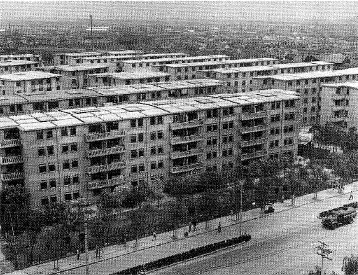 刚刚建成的蕃瓜弄工人新村。