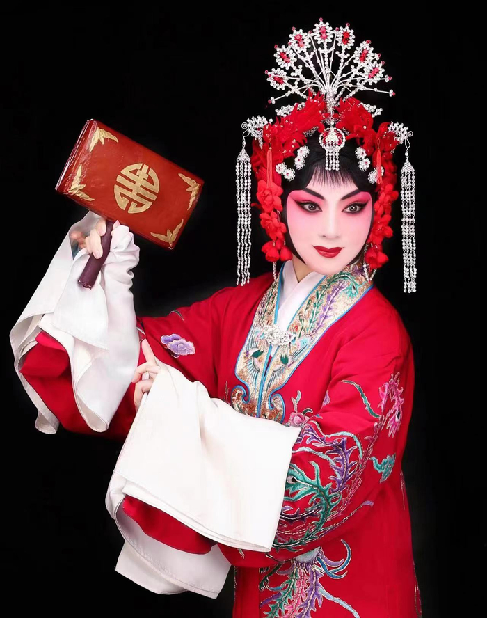 潜心问艺静待花开 笃行致远鹍鹏翅展 ——记优秀刀马旦演员王晓丽倾情