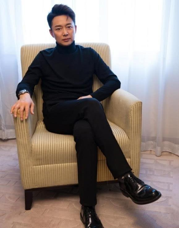 发型,穿搭,身材,是男人最好的"医美",53岁刘奕君不输年轻人|发型|穿搭