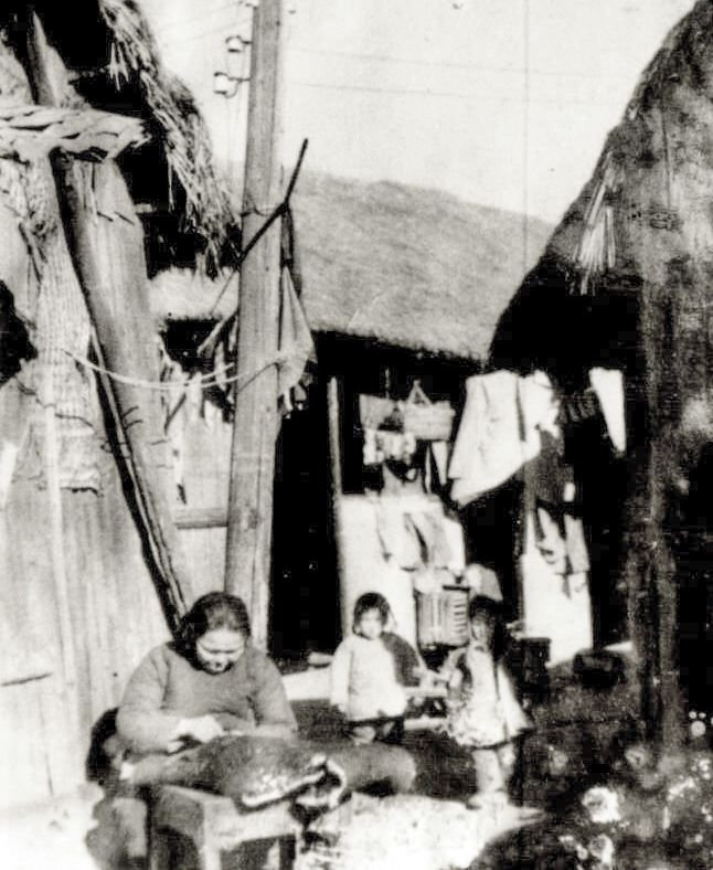 1950年代，人们在蕃瓜弄的生活场景。