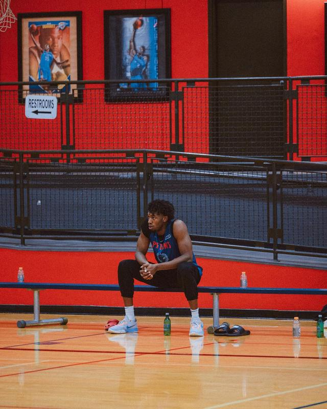 怀斯曼晒训练照:享受过程999477|怀斯曼|训练|活塞_新浪新闻