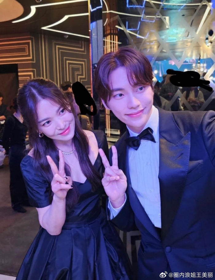 贤圭发图晒与帅哥美女合照9615宋慧乔裴秀智也太美了吧