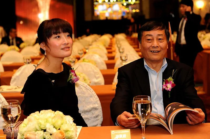 陈蕾|桐昆股份|管理层_新浪新闻