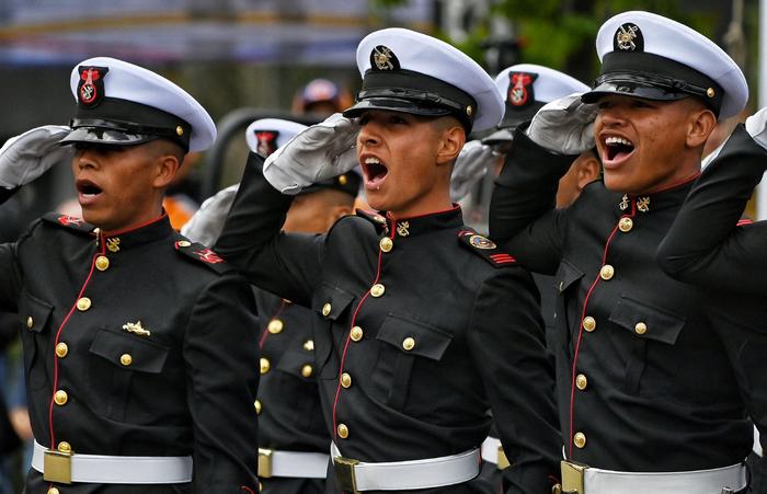 哥伦比亚举行阅兵式庆祝独立日