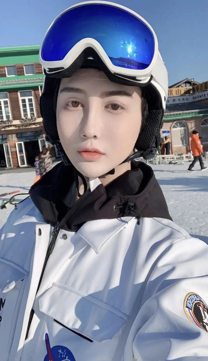 还记得蛇精脸网红刘梓晨吗?如今大变样完全认不出!