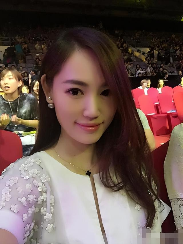王宝强新片叫好叫座,前妻"祝贺"引热议|王宝强|马蓉|婚变_新浪新闻