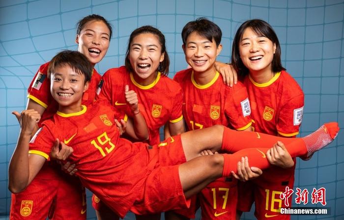 中国女足官方写真。