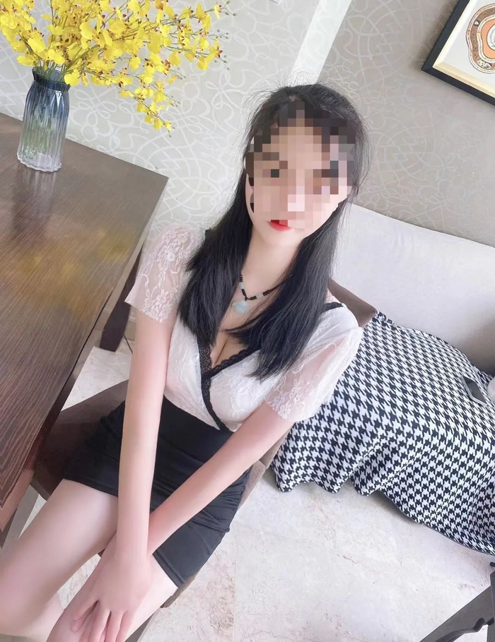 东郊到家app上展示的技师生活照/图源：东郊到家app