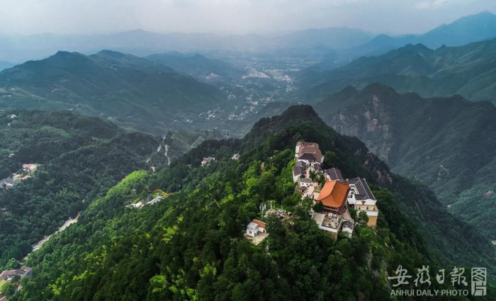 九华山风光。陈磊 摄