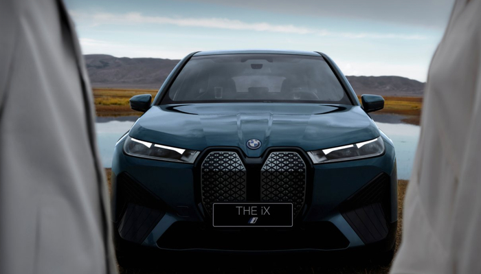 2023款宝马ix纯电车型上市双电机驱动售价7469万元起