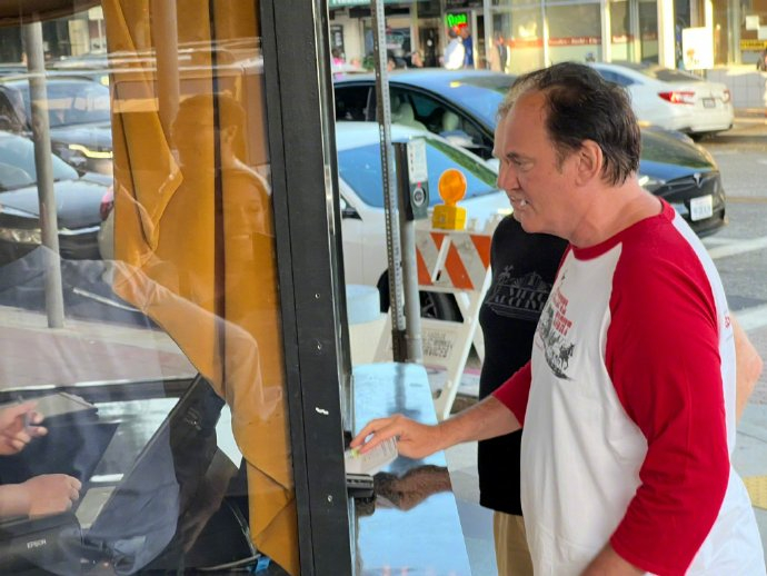 网友偶遇昆汀连刷两部影片