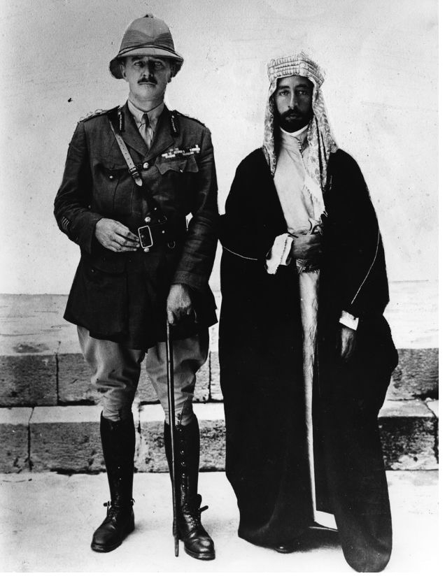 1918年10月，大马士革，汉志王子费萨尔与英军将领Allenby的合影。