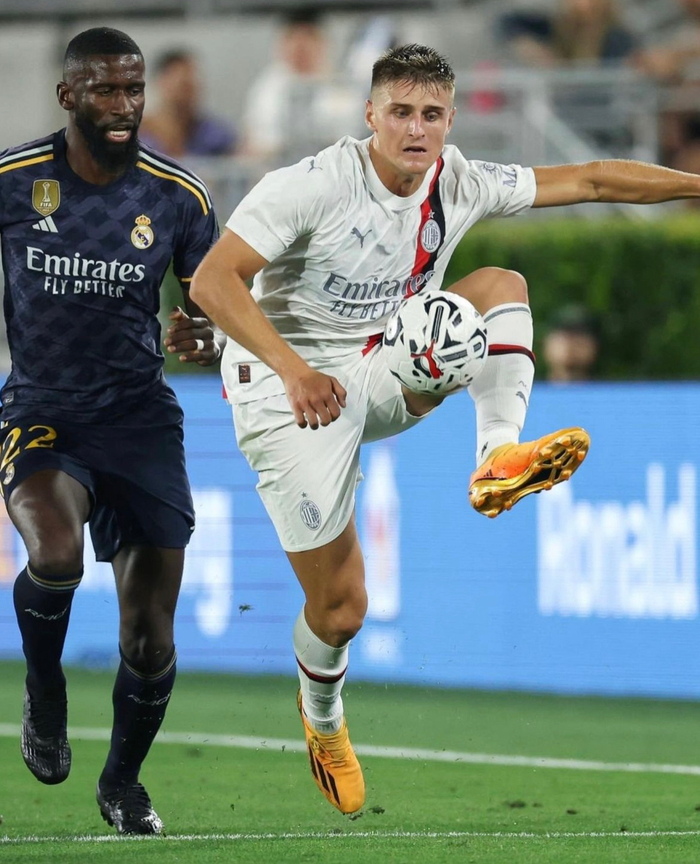 洛伦佐·科隆博|洛伦佐|科隆博_新浪新闻