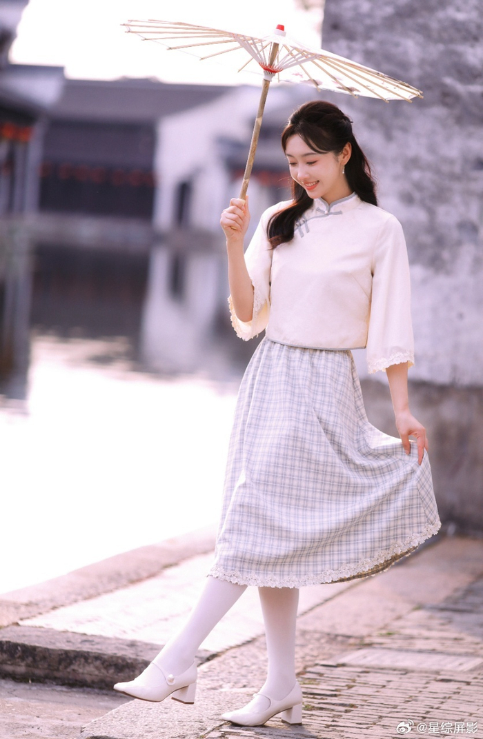 民国风造型,撑伞回眸好美,江南美人如画