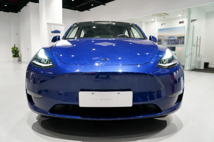 在上海世博特斯拉中心拍摄的Model Y汽车。新华社记者丁汀 摄