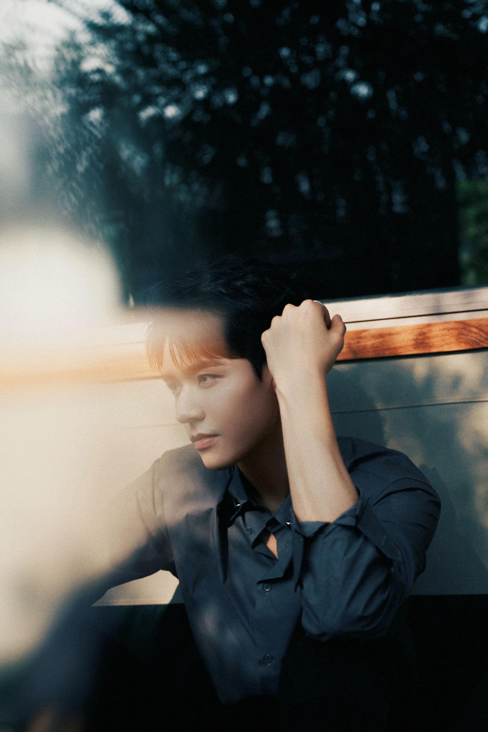 龚俊@龚俊simon 93 积石如玉,列松如翠.