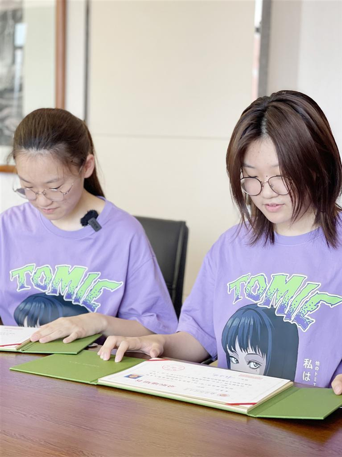 有两对双胞胎分别被同一所大学录取:天一中学的朝鲜族姐妹花金秀珍,金