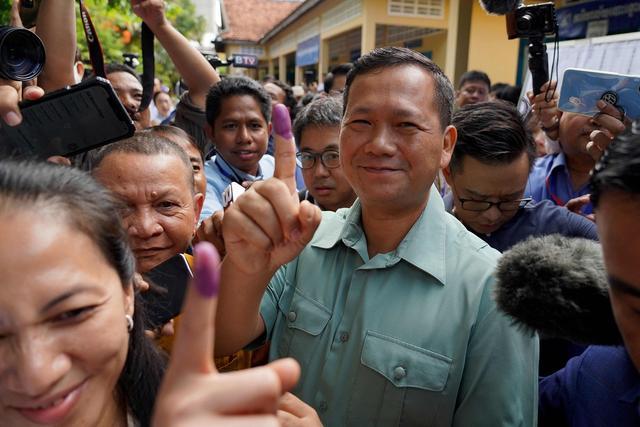7月23日，柬埔寨金边，柬埔寨首相洪森长子洪马内参与投票 图自视觉中国