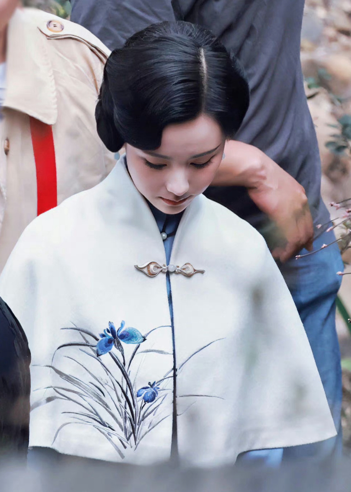 洪尧|吴谨言_新浪新闻