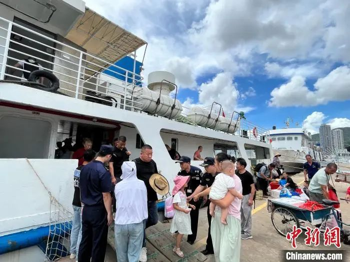 撤离现场。温州海事局 供图