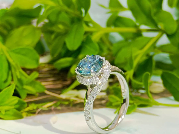 图为中南钻石生产的培育钻石产品。