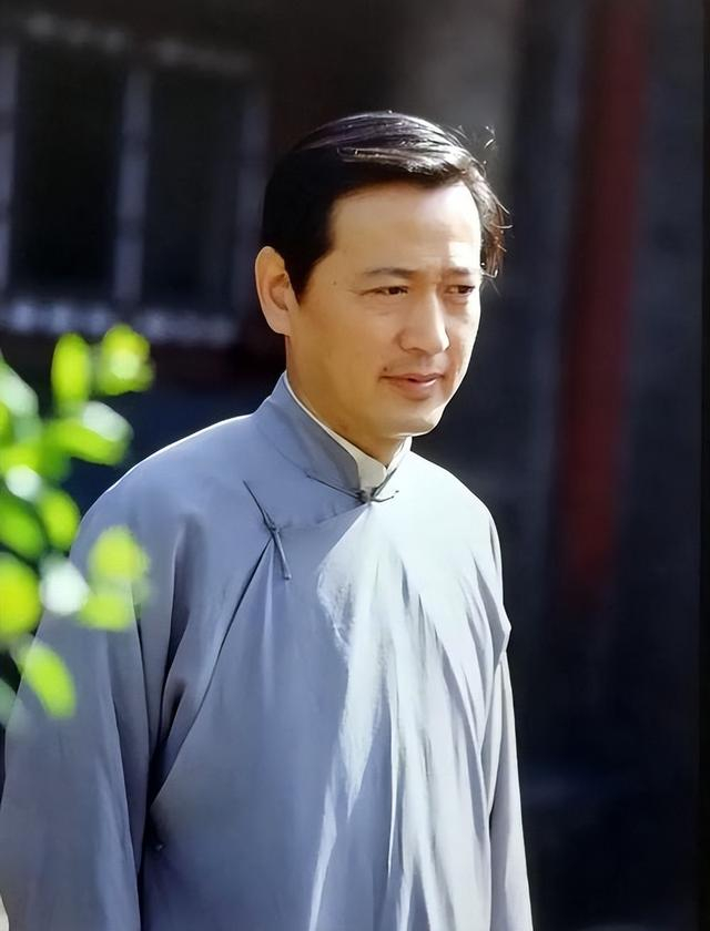 又一位老演员去世 杨丽萍老搭档 童自荣夸他嗓子好 海清称他充满父爱
