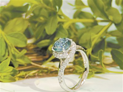 图为中南钻石生产的培育钻石产品。受访者供图