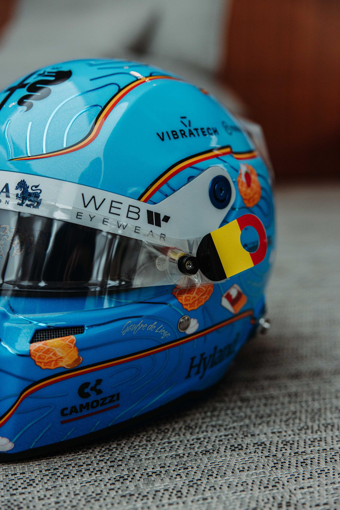 比利时大奖赛博塔斯特别版头盔|比利时|博塔斯|f1_新浪新闻