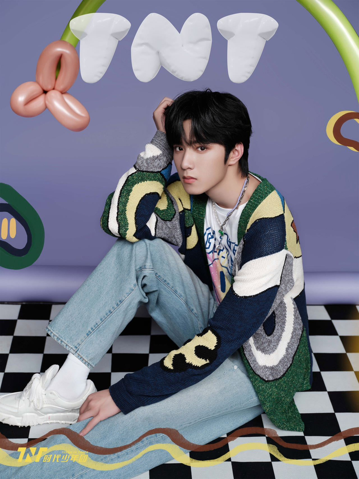 刘耀文清新多元的穿搭造型 apm monaco项链96点缀……|刘耀文|穿搭