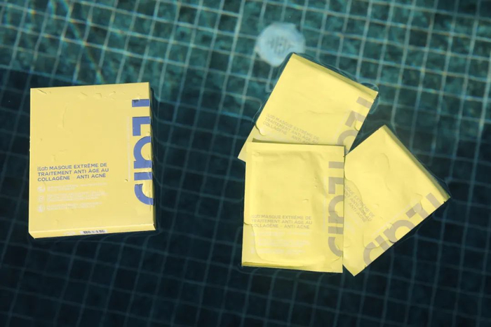 而且海藻胶面膜还有一个神奇之处，就是敷得越久，面膜越薄，但是完全不会反吸，所以长了痘痘的肌肤，敷起来更是舒服~原价240，折后只要149元~下单即赠随机单片面膜（活动时间：23年7月28日-8月3日，活动期间下单即送相关赠品，送完即止）